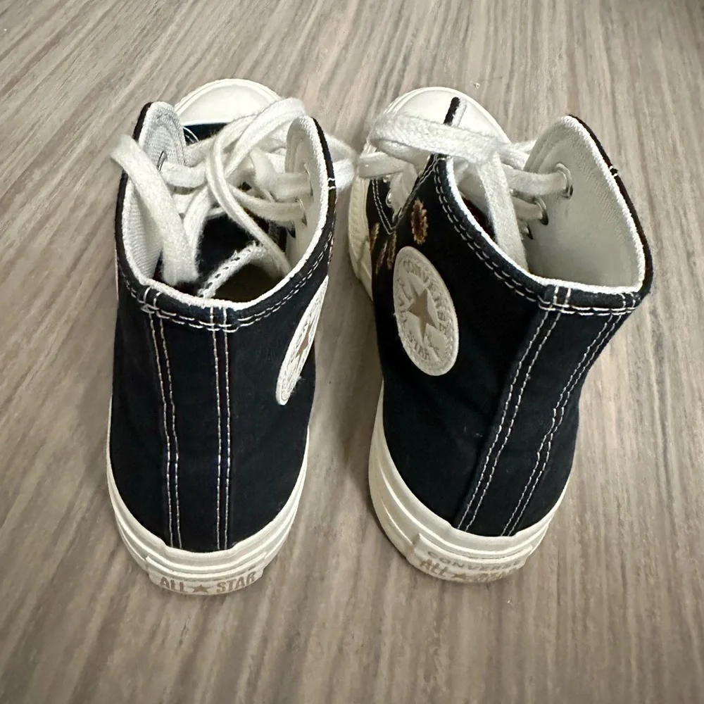 Converse Floral Embroidery High Top Platform | Women’s US Size 6 - Picture 2 of 11